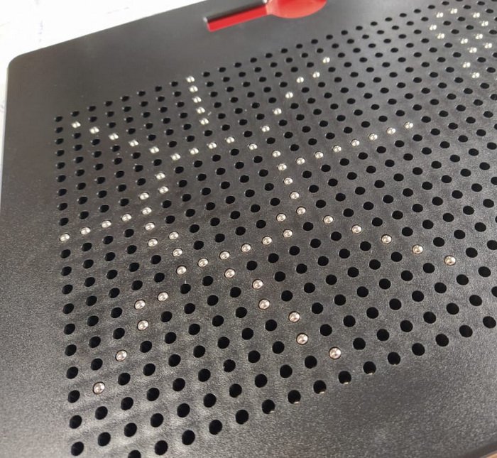 Magnetická kreatívna kresliaca tabuľka veľká A4+, 714 guličiek
