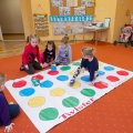 Mega skákacia podlahová hra Twister, 210x135 cm