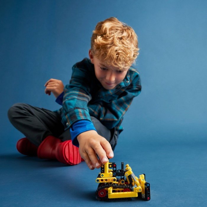 Lego Technic 42163 Výkonný buldozér, 195 ks