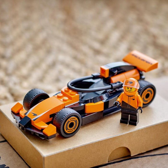 Lego City 60442 Jazdec F1® s pretekárskym autom McLaren, 86 ks