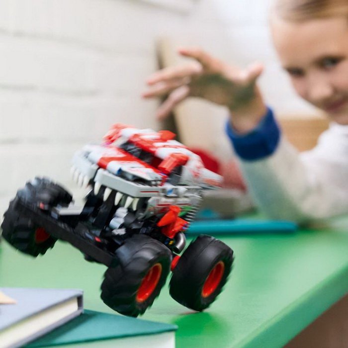 Lego Technic 42200 Monster Jam™ ThunderROARus™, 232 ks