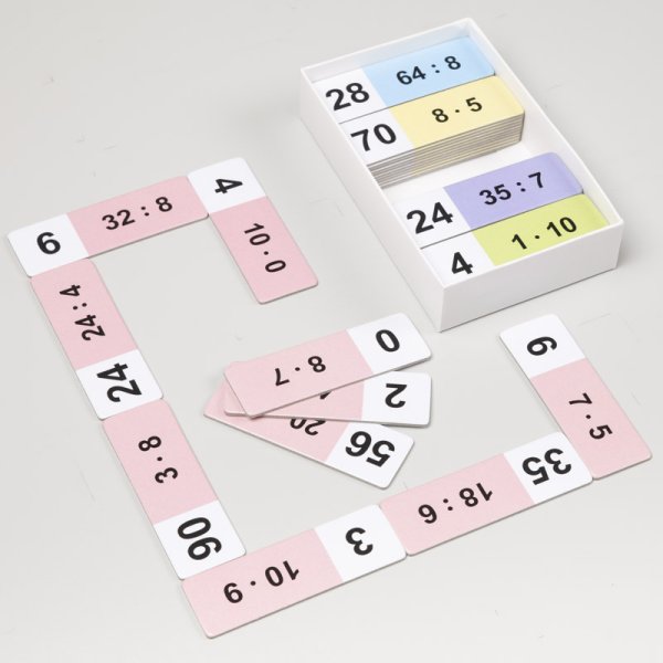 Matematické domino Násobenie a delenie číslom 10 a 8, 50 kariet