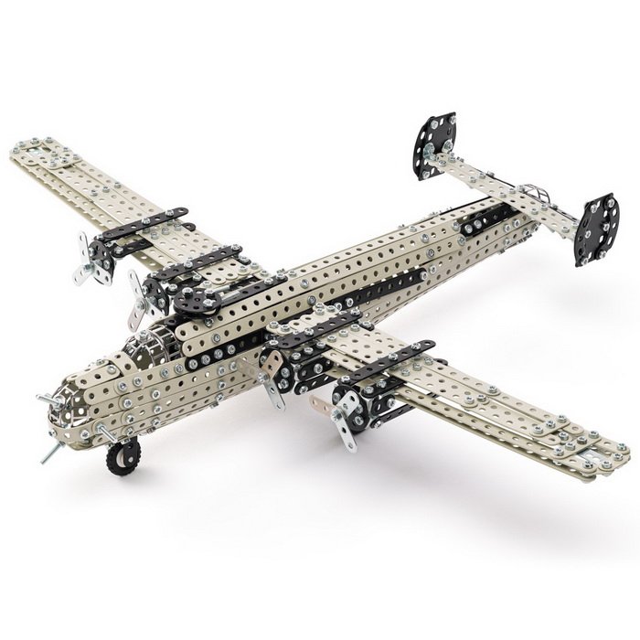 Merkur Bombardér B-24 Liberator, 902 dielikov