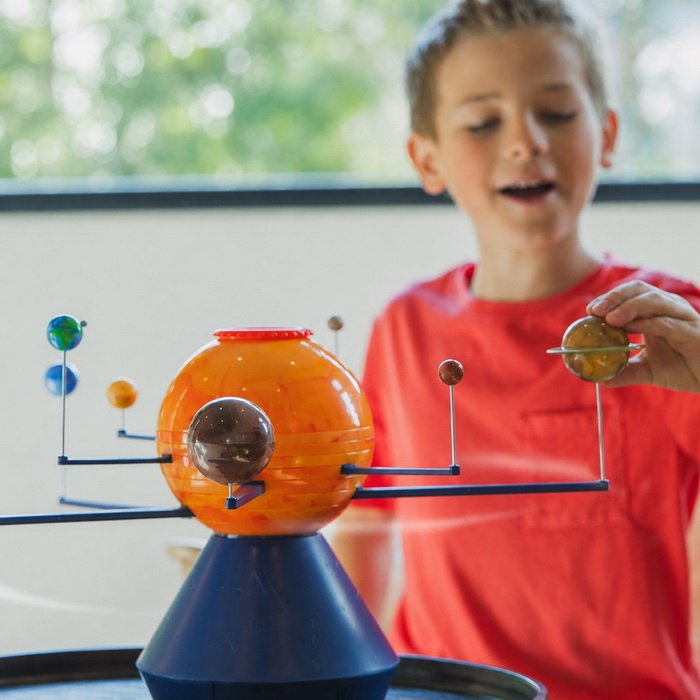 Educational Insights Orbitujúca slnečná sústava s projektorom