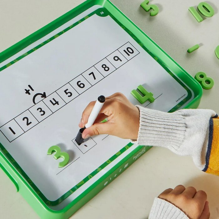 Learning Resources Magnetická tácka aktivít Čísla a tvary